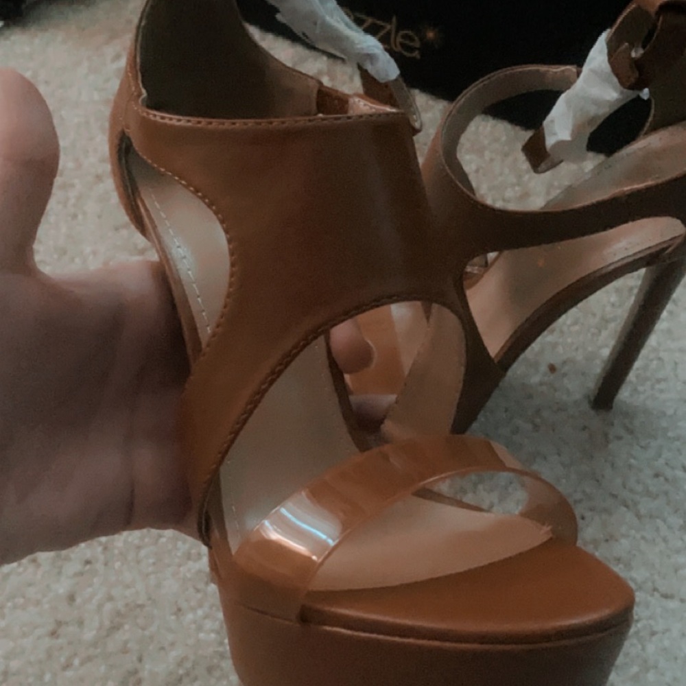 Camel Heels New In Box - Picture 7 of 7